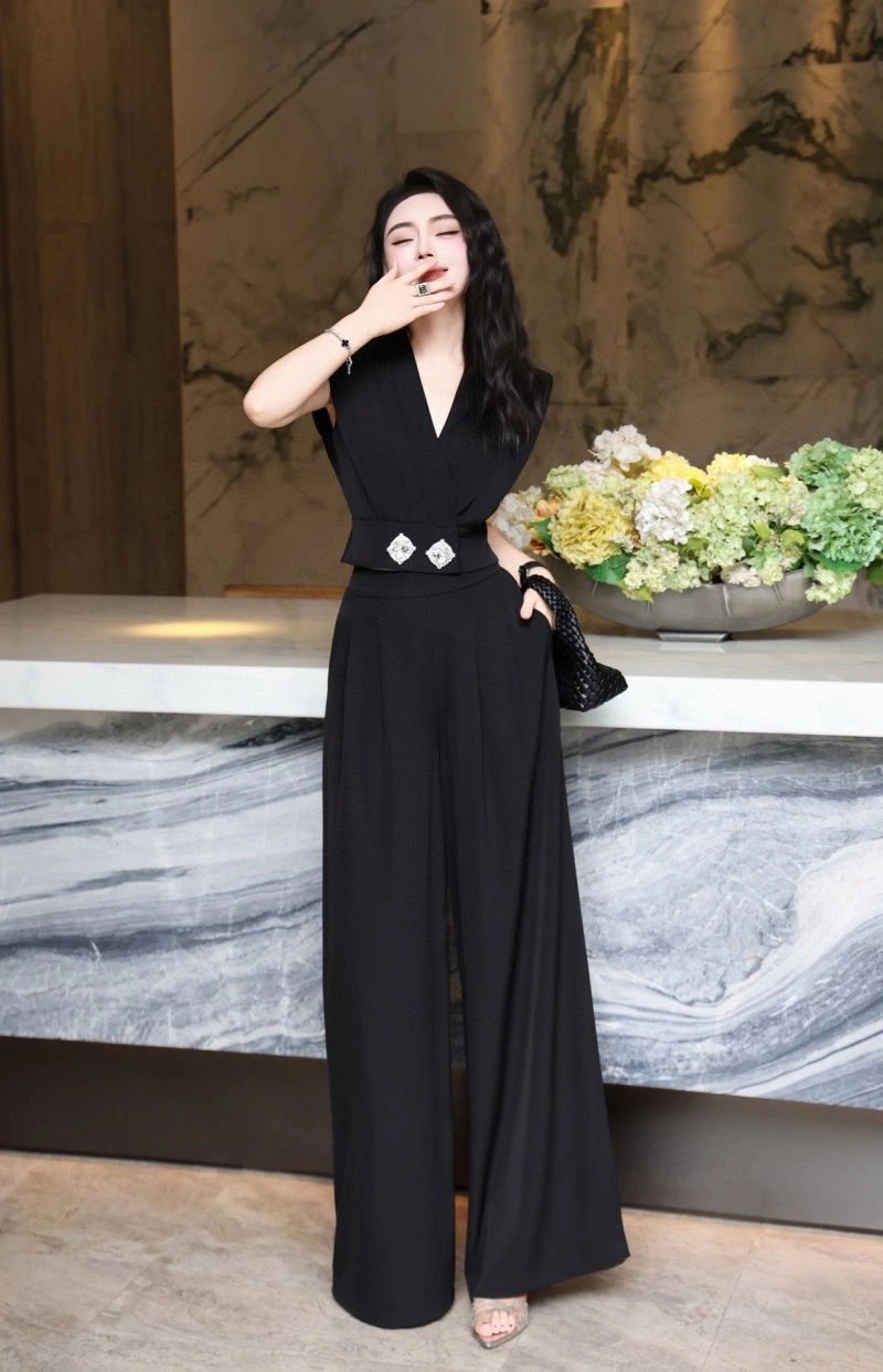 Elegant Valentino Long Pants 174584