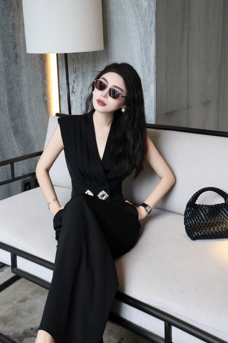 Elegant Valentino Long Pants 174584