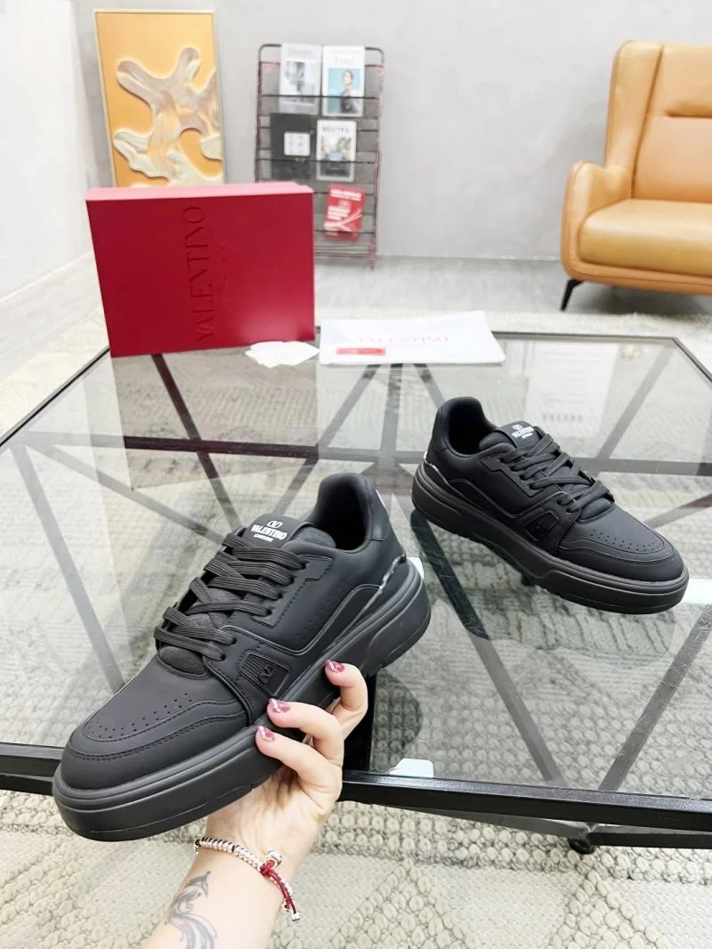 Valentino Low Shoes EyeCatching 35874