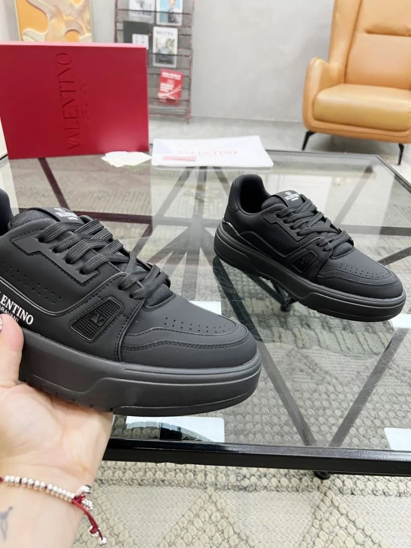 Valentino Low Shoes EyeCatching 35874