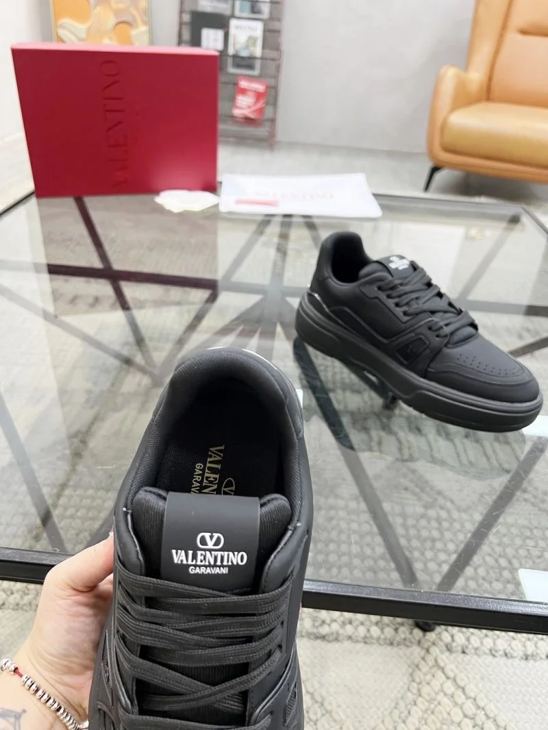 Valentino Low Shoes EyeCatching 35874