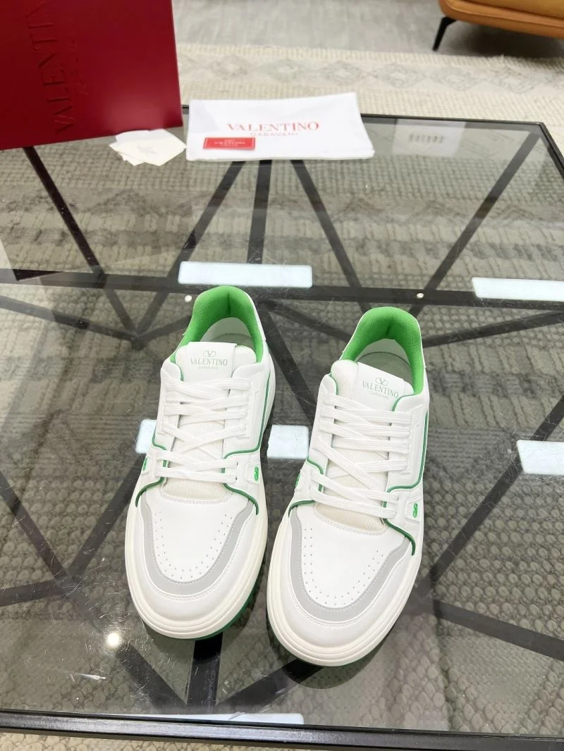 Cozy Valentino Low Shoes 35858
