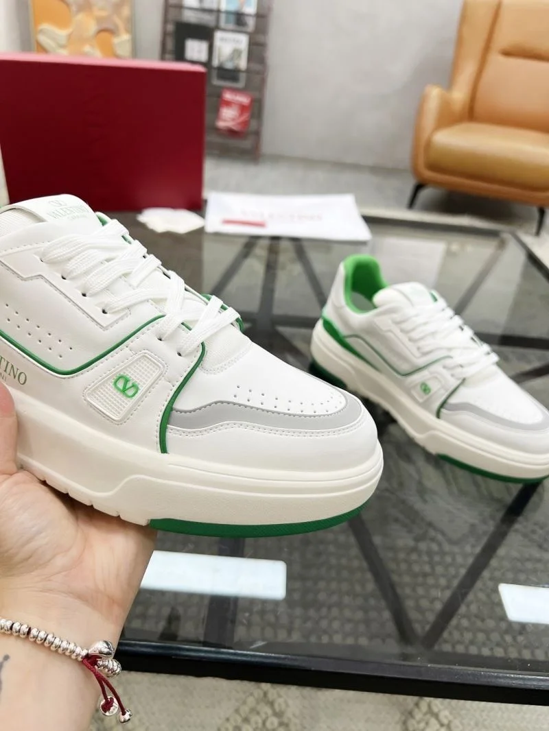 Cozy Valentino Low Shoes 35858