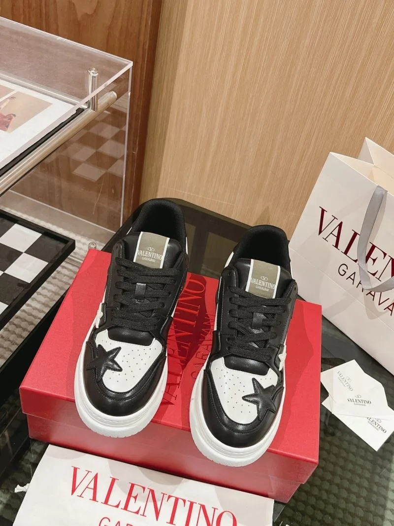 Youthful Valentino Low Shoes 35844