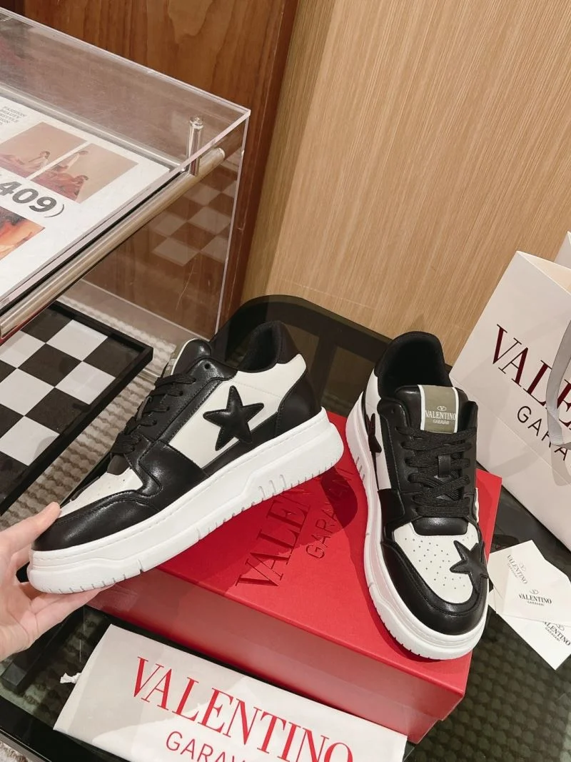 Youthful Valentino Low Shoes 35844