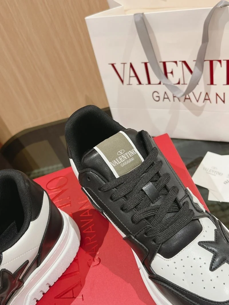 Youthful Valentino Low Shoes 35844