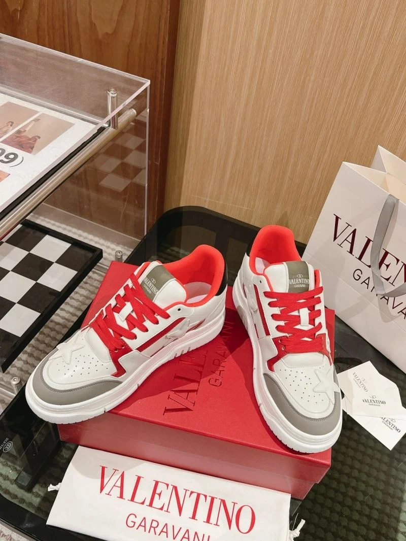 Valentino Low Shoes Trendsetting 35849