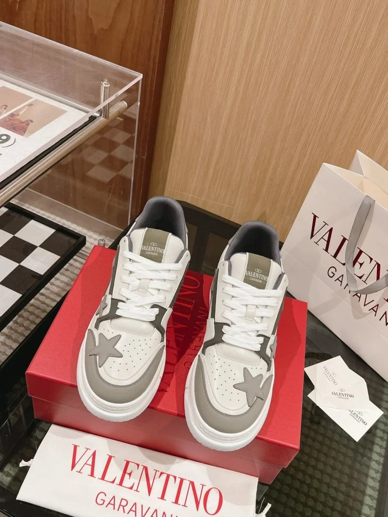 Unisex Valentino Low Shoes 35841