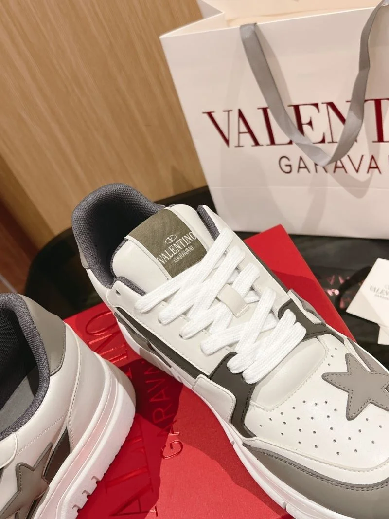 Unisex Valentino Low Shoes 35841