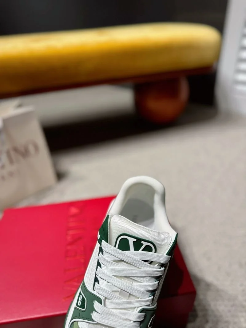 Unisex Valentino Low Shoes 35839