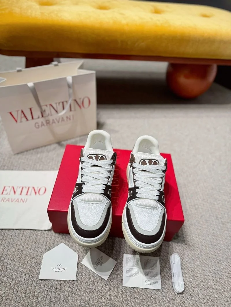Compact Valentino Low Shoes 35838