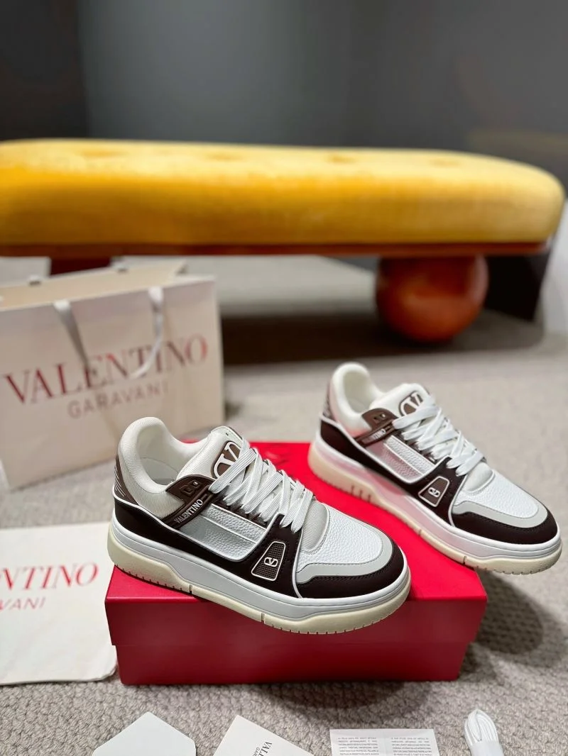 Compact Valentino Low Shoes 35838