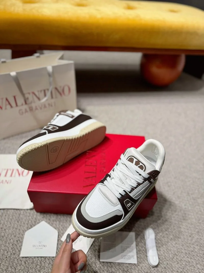 Compact Valentino Low Shoes 35838