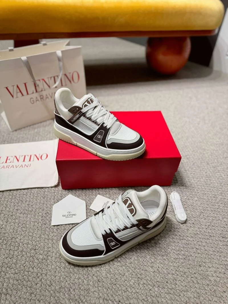 Compact Valentino Low Shoes 35838