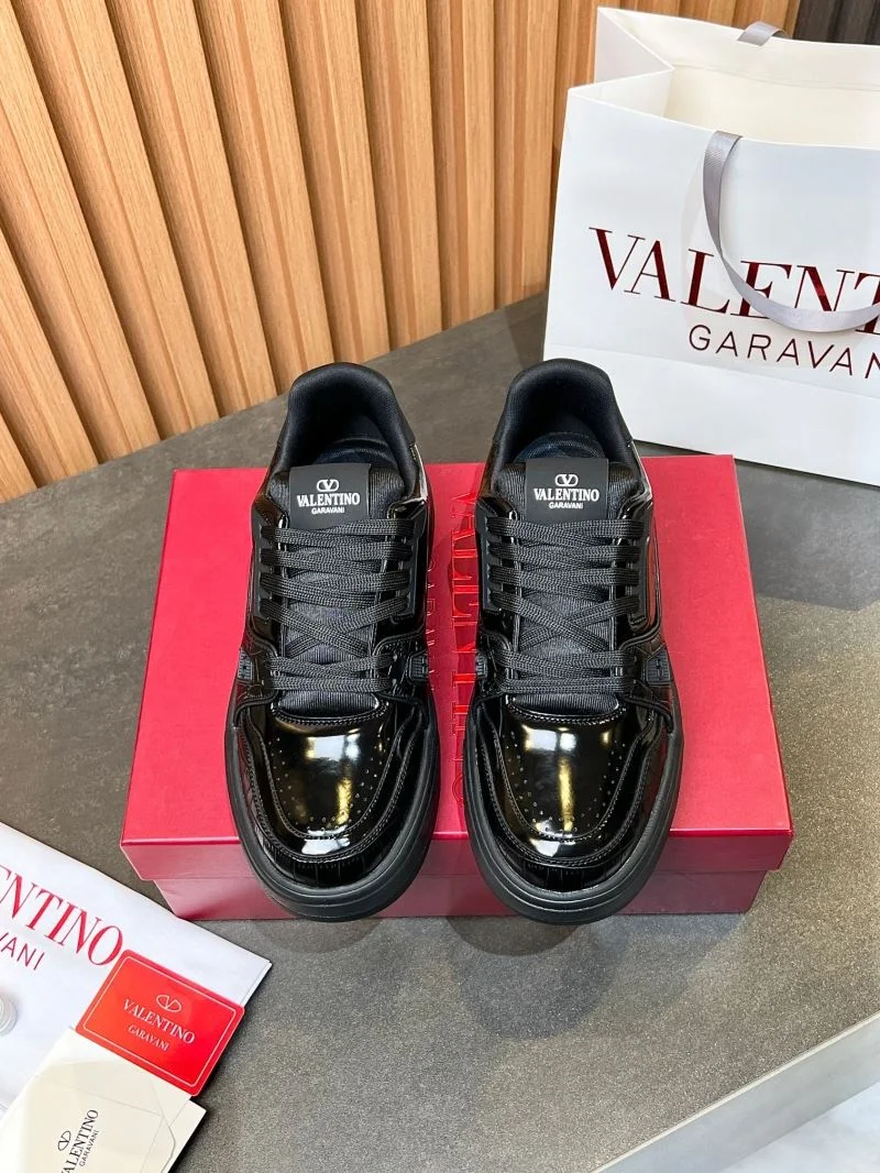 Valentino Low Shoes Resilient 35828