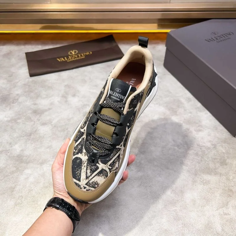 HighPerformance Valentino Low Shoes 35822