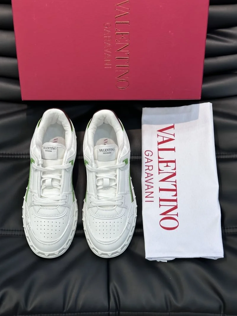 Practical Valentino Low Shoes 35810