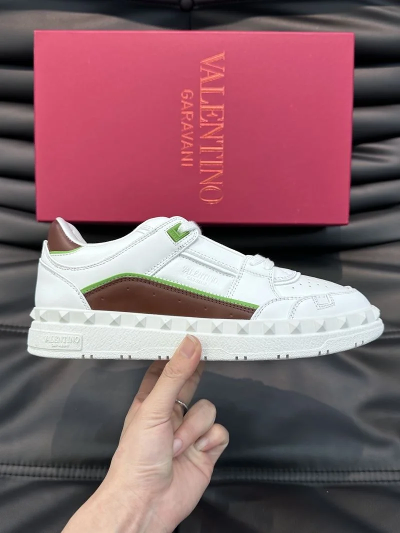 Practical Valentino Low Shoes 35810
