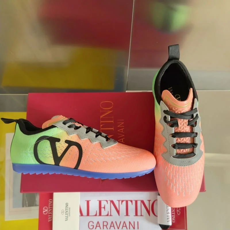 Fashionable Valentino Low Shoes 36266