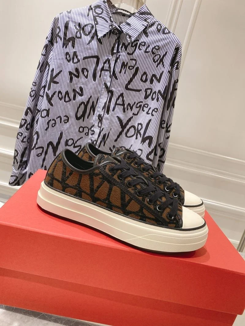 Valentino Low Shoes Durable 36278