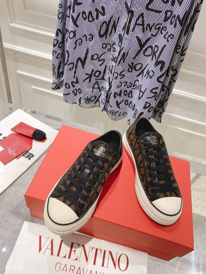 Valentino Low Shoes Durable 36278