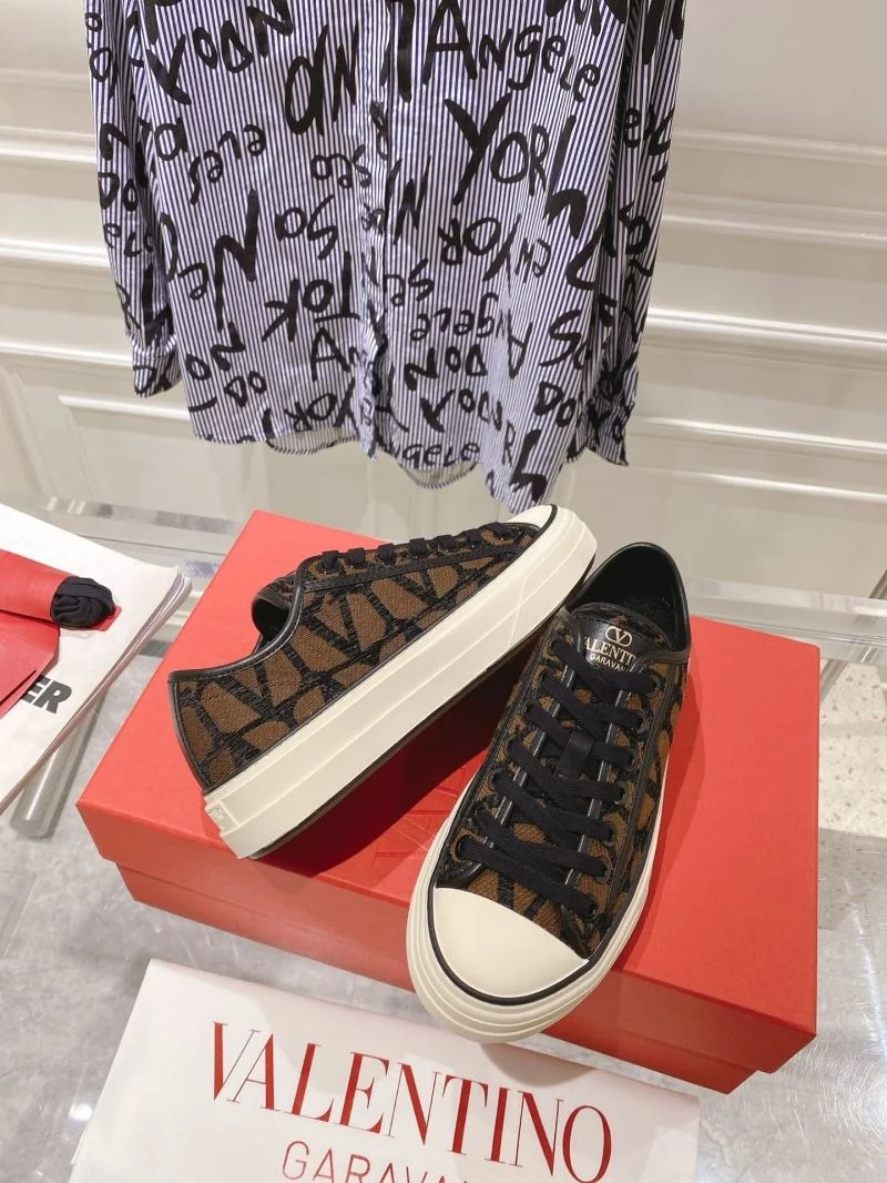 Valentino Low Shoes Durable 36278