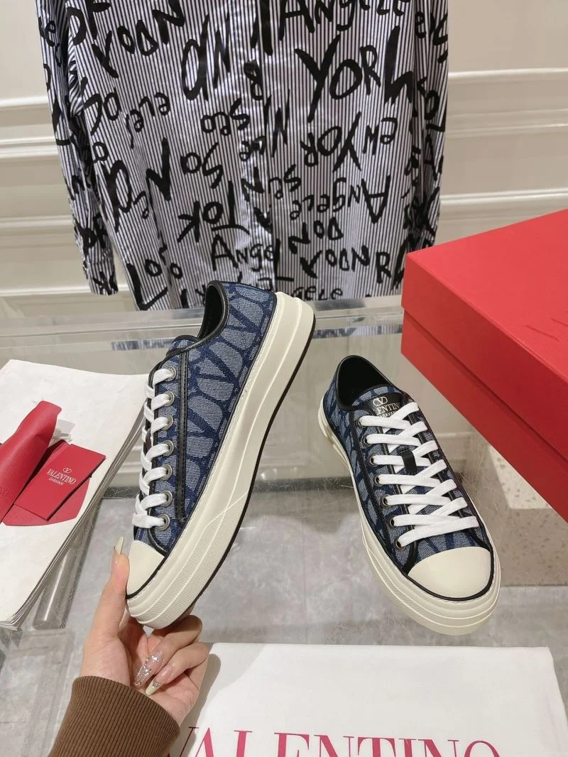 Valentino Low Shoes WeatherProof 36274