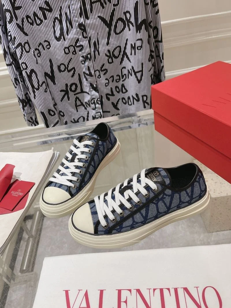 Valentino Low Shoes WeatherProof 36274