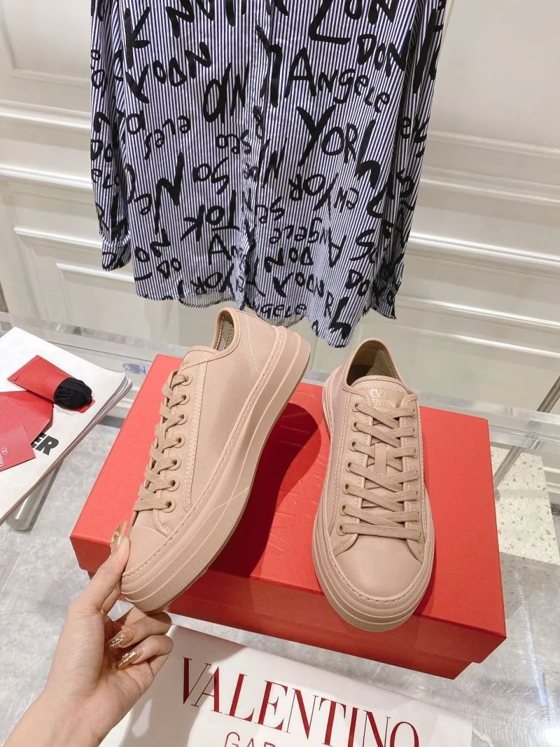 Valentino Low Shoes Comfortable 36270