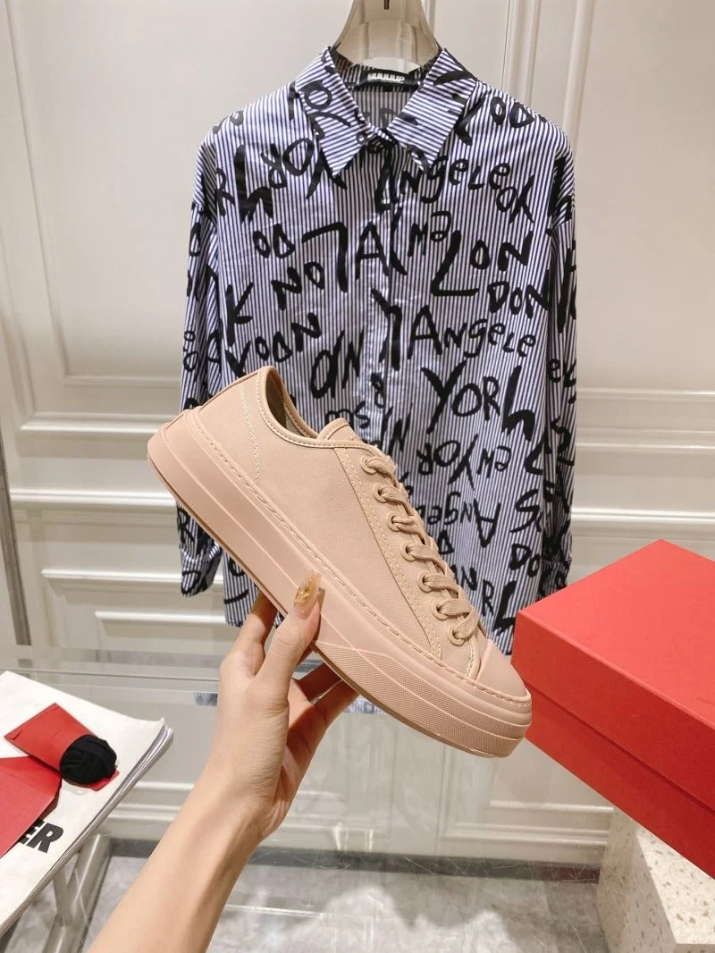 Valentino Low Shoes Comfortable 36270