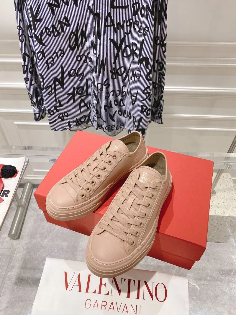 Valentino Low Shoes Comfortable 36270