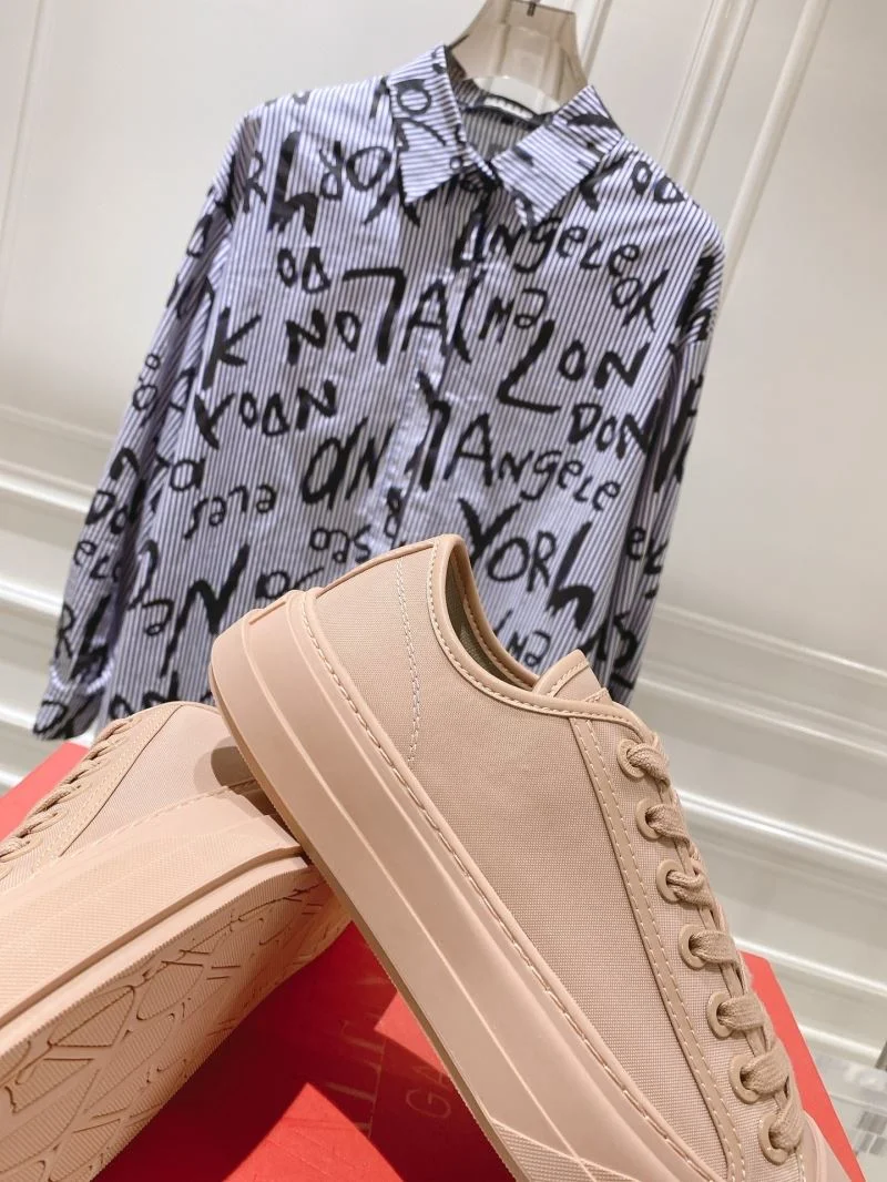 Valentino Low Shoes Comfortable 36270