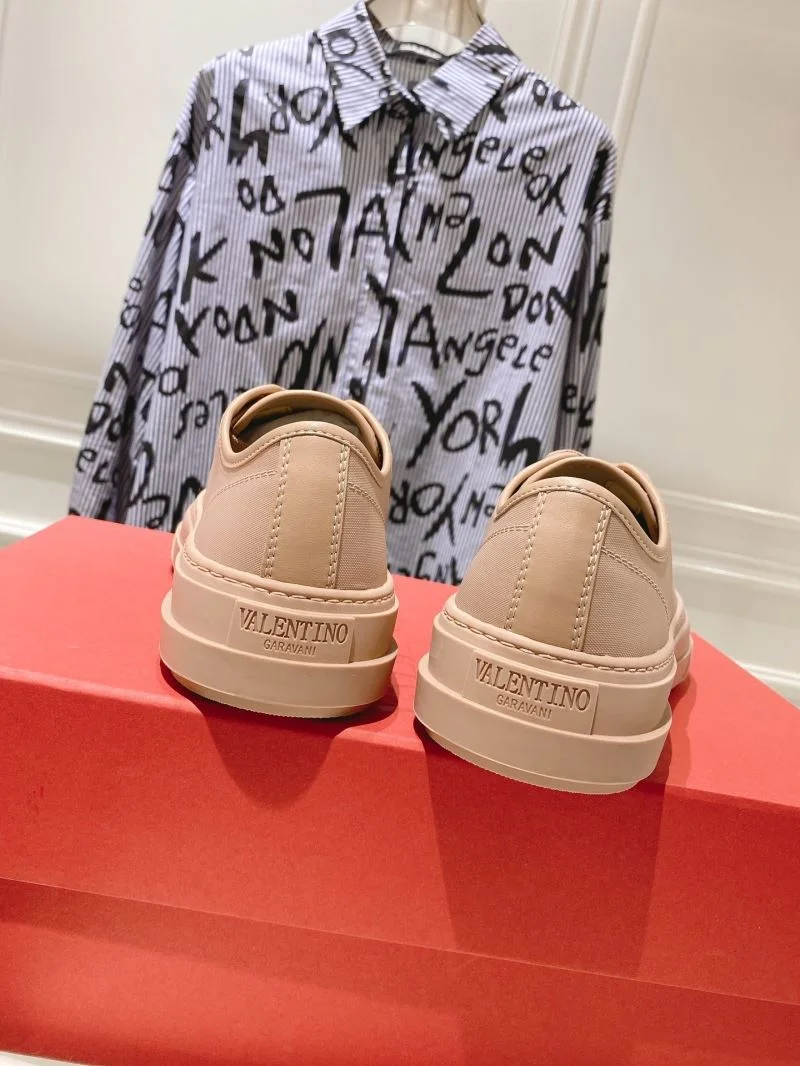Valentino Low Shoes Comfortable 36270