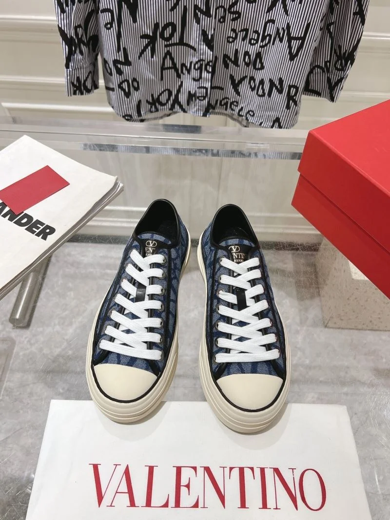 Lightweight Valentino Low Shoes 36277
