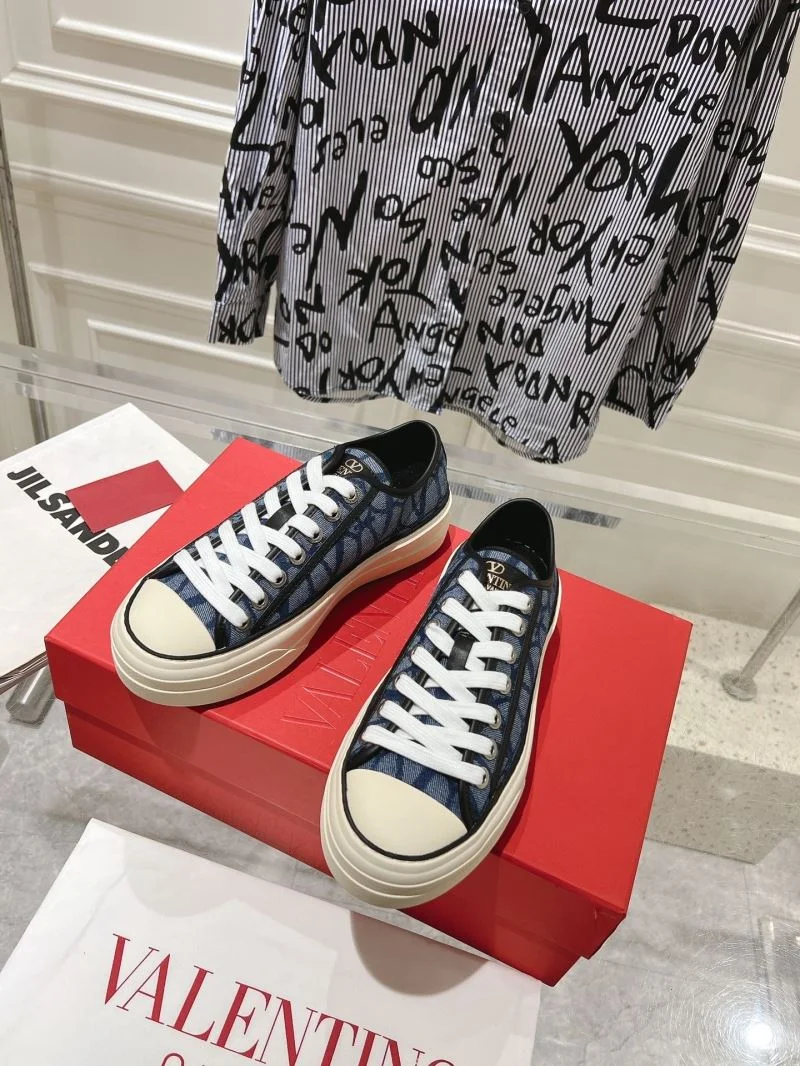 Lightweight Valentino Low Shoes 36277
