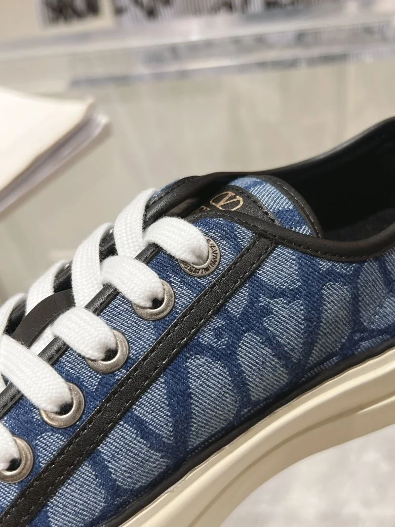 Lightweight Valentino Low Shoes 36277