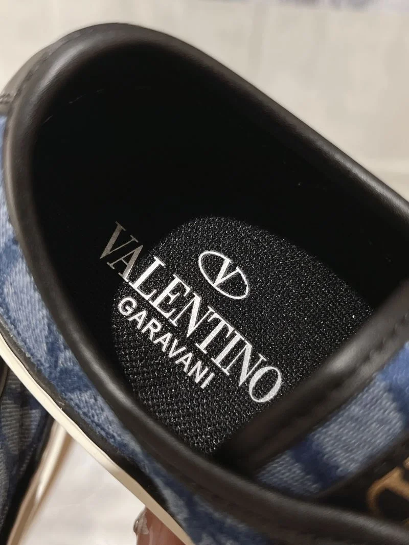 Lightweight Valentino Low Shoes 36277