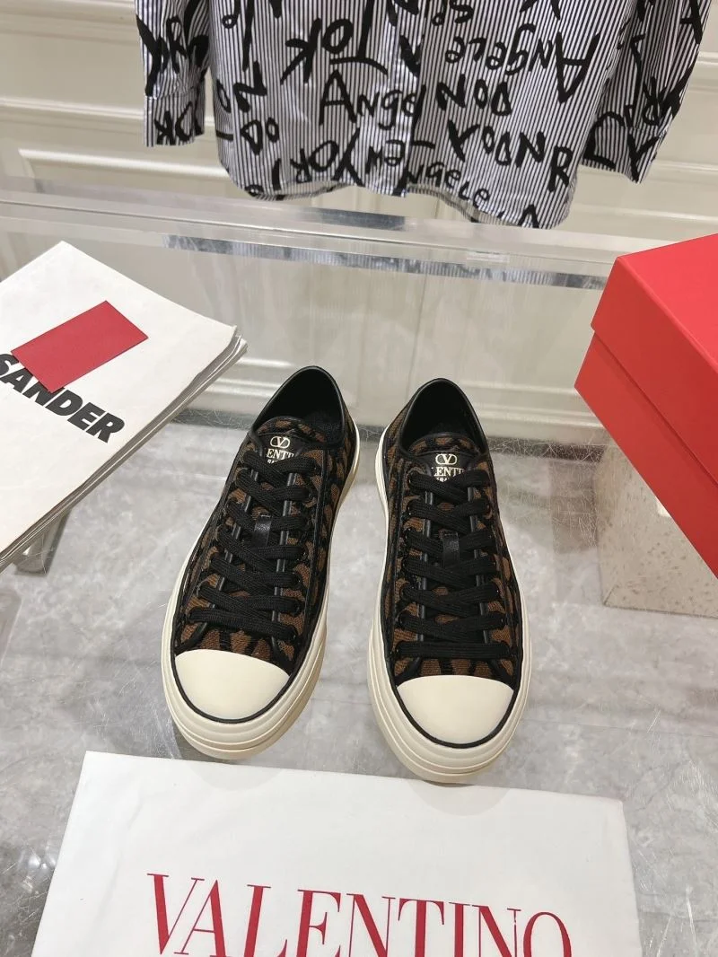 HighPerformance Valentino Low Shoes 36264