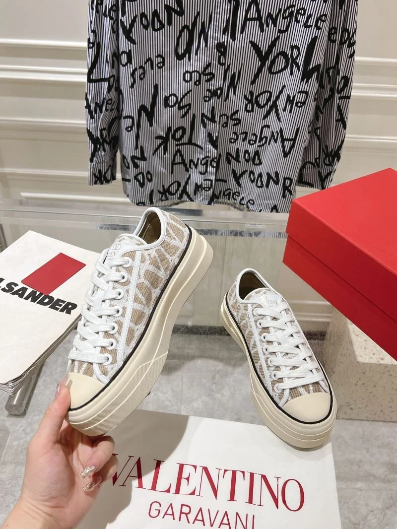 Contemporary Valentino Low Shoes 36261