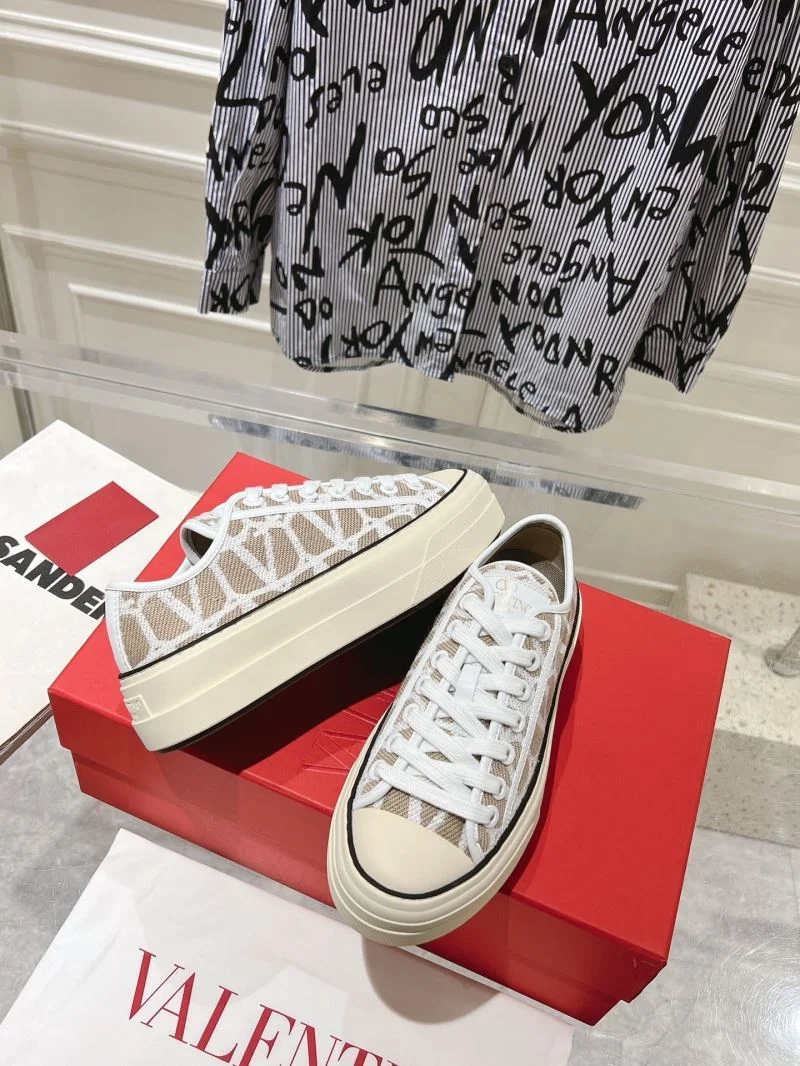 Contemporary Valentino Low Shoes 36261