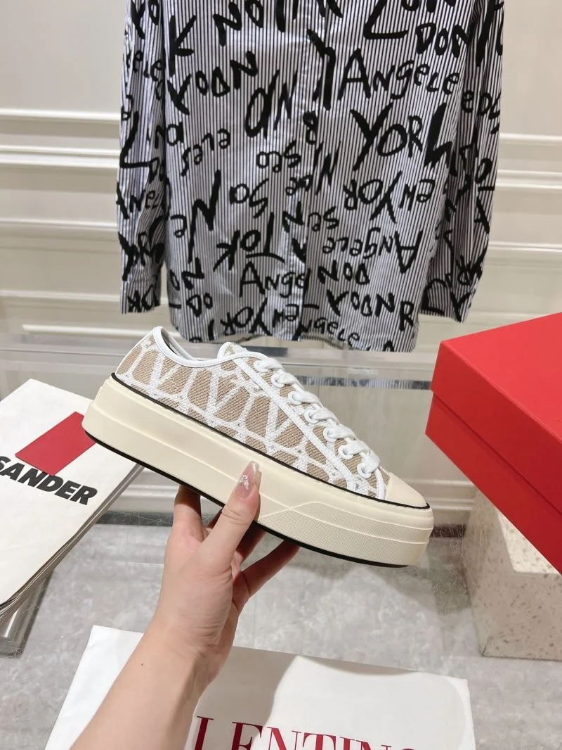 Contemporary Valentino Low Shoes 36261
