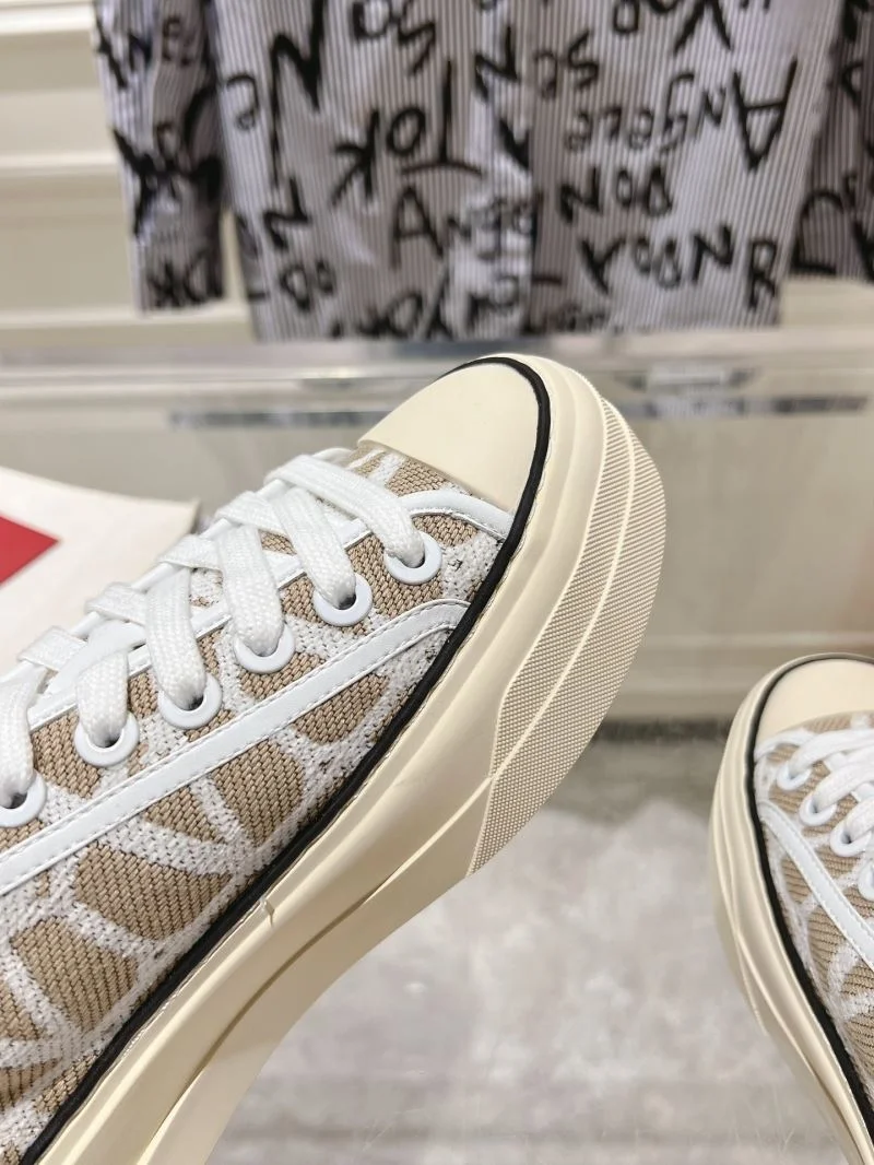 Contemporary Valentino Low Shoes 36261