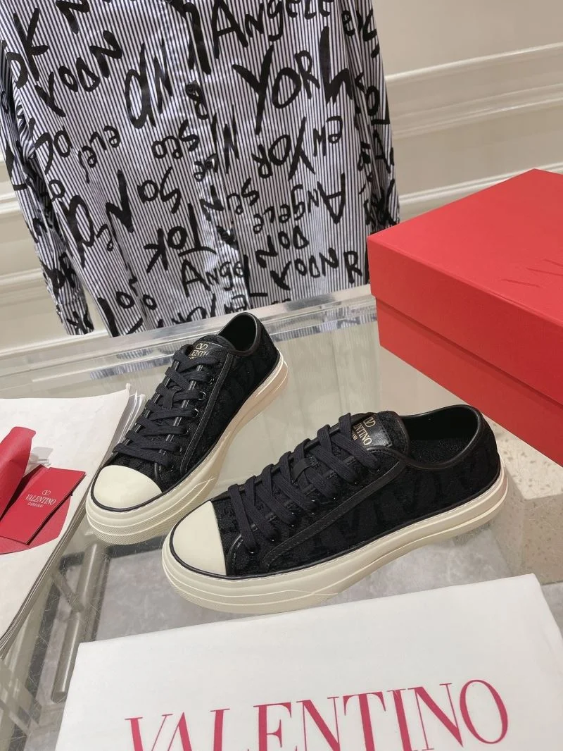 Valentino Low Shoes Comfortable 36260