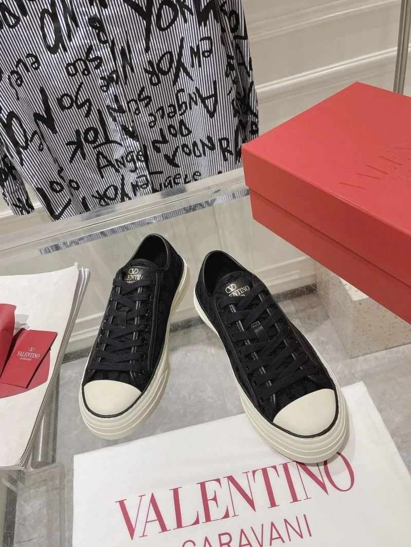 Valentino Low Shoes Comfortable 36260