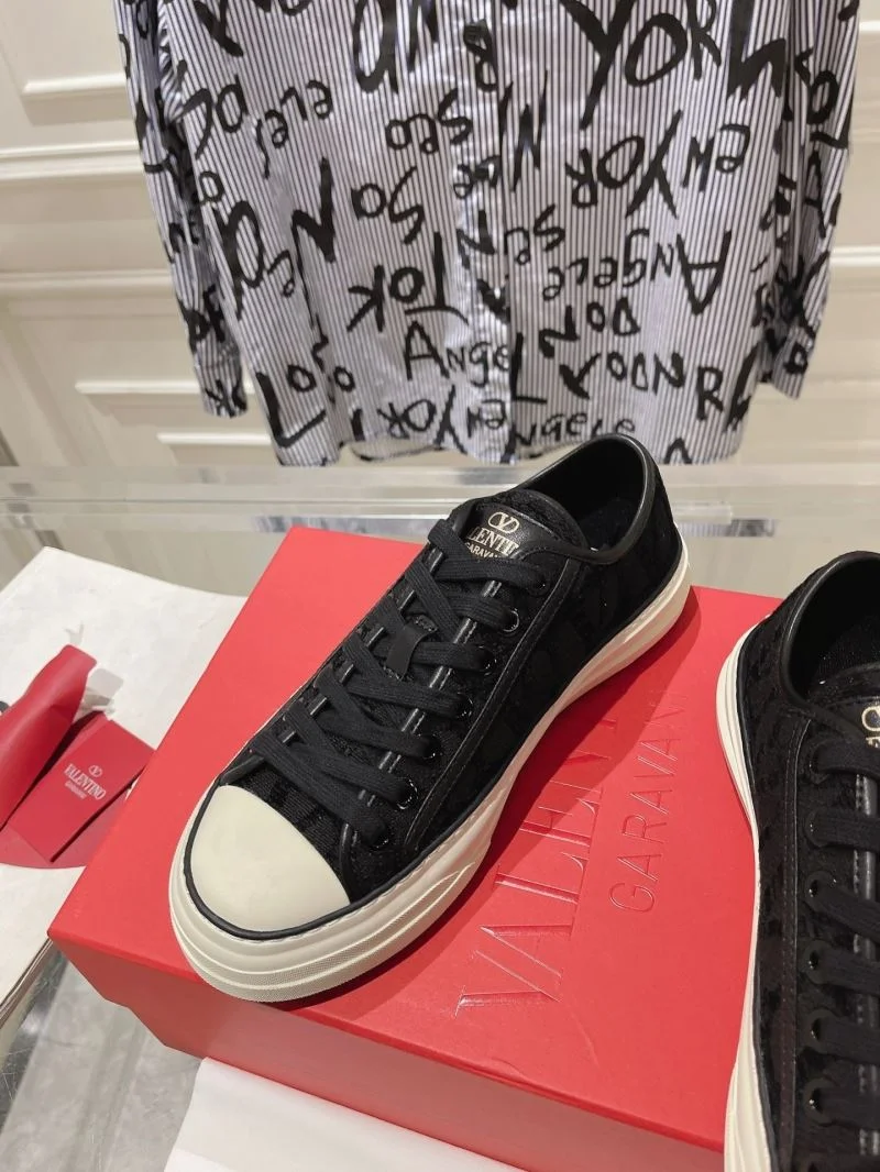 Valentino Low Shoes Comfortable 36260