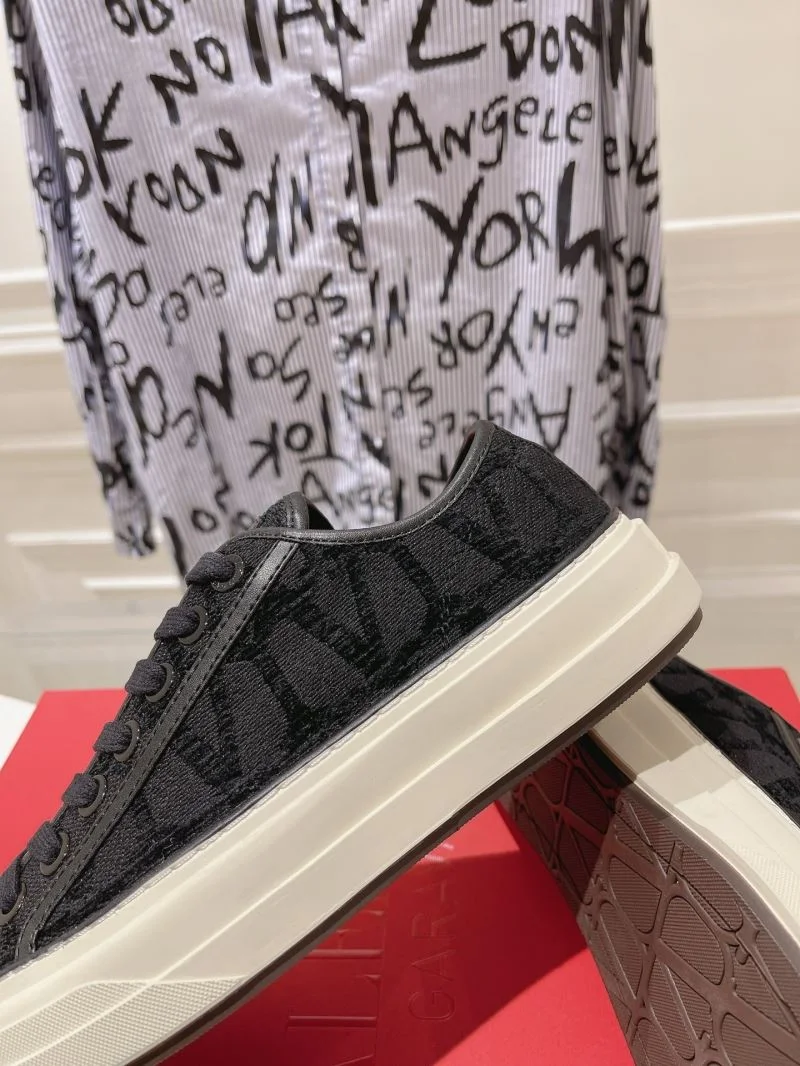 Valentino Low Shoes Comfortable 36260