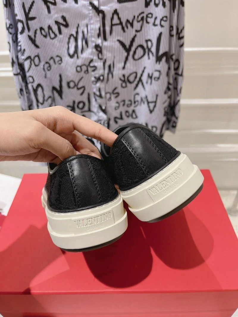 Valentino Low Shoes Comfortable 36260