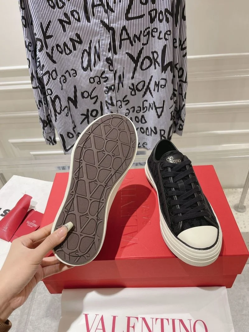 Valentino Low Shoes Comfortable 36260