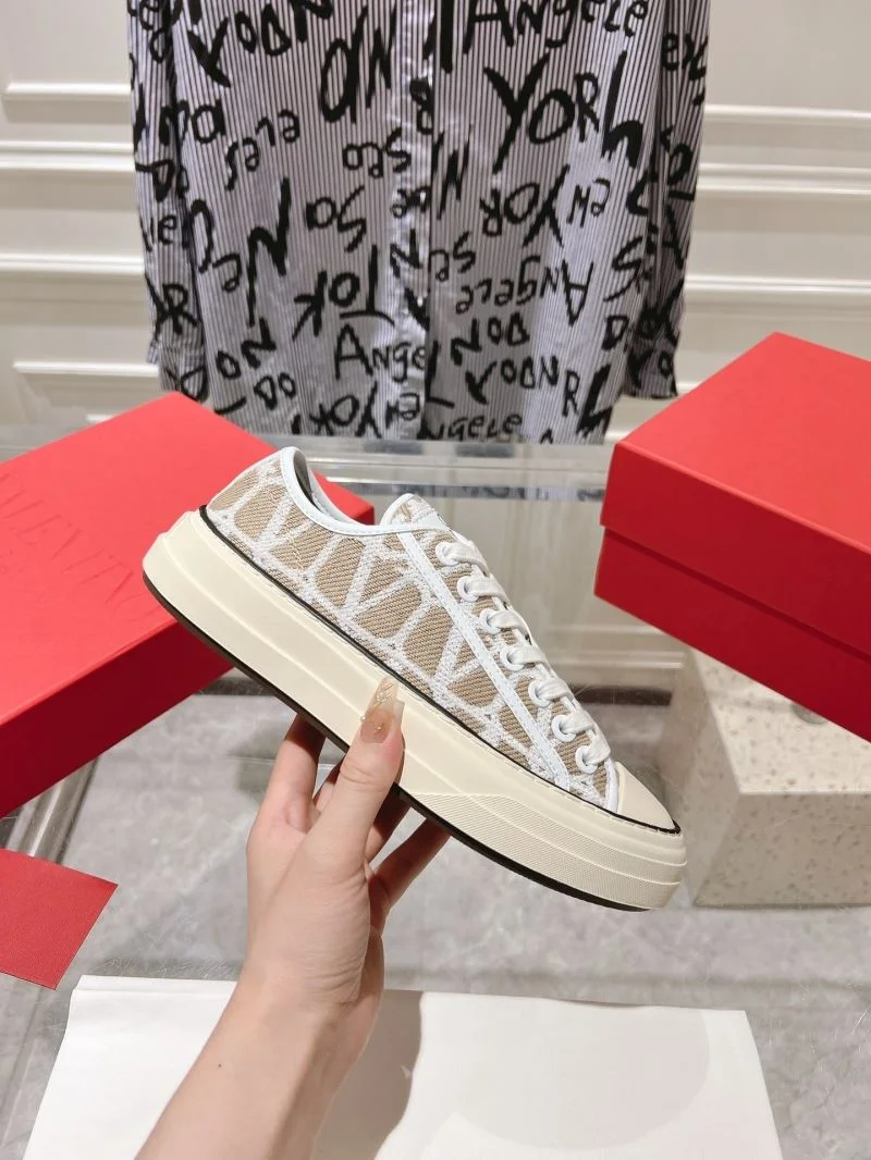 Valentino Low Shoes StreetReady 36259