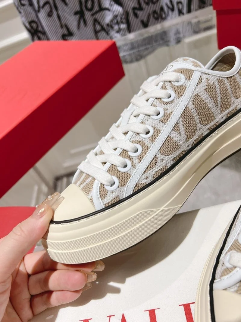 Valentino Low Shoes StreetReady 36259